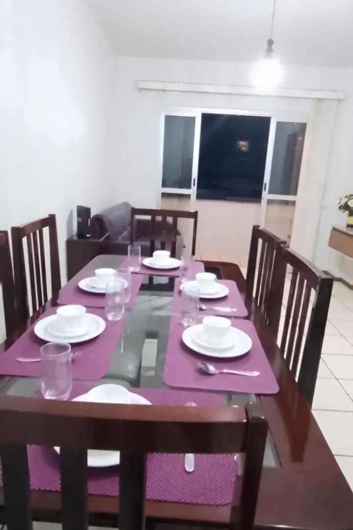 Apto Temporada Ed Erika Rua 701 Balneario Camboriu Sc アパート